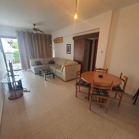 Nice Holiday Apartment Paphos Exterior foto